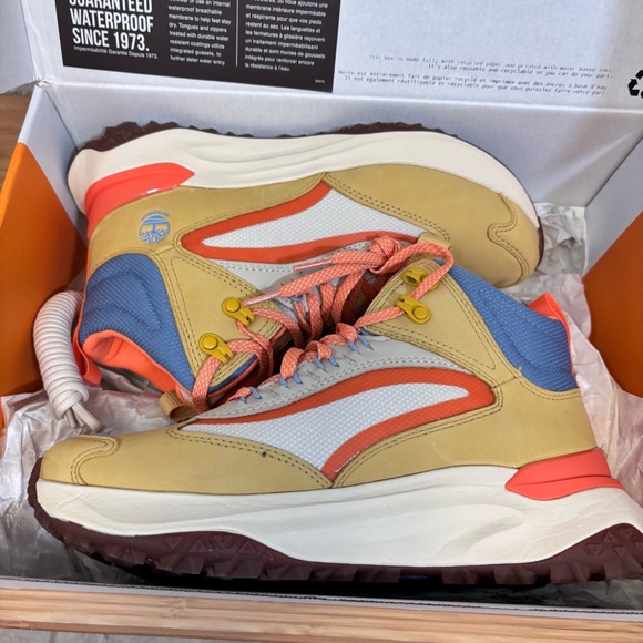 Timberland Motion Access Women Sz 8.5 Nubuck Waterproof Mid  Hiking Boots - Picture 5 of 6